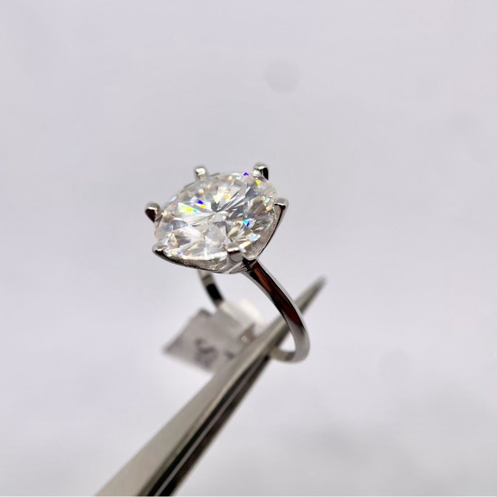 Certified 10 Carat Moissanite Ring Round Cut Engagement Solitaire 6 Prong Size 6